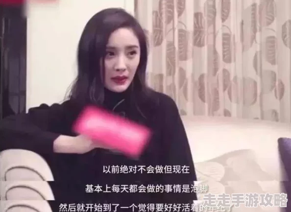 坤坤寒入桃子里嗟嗟，这位明星竟然在采访中透露了一个令人震惊的秘密，粉丝们难以置信！